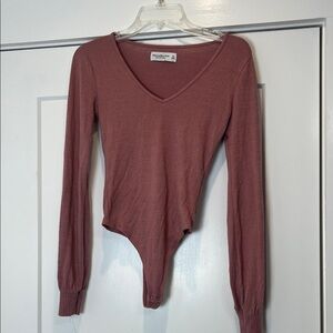 Abercrombie & Fitch soft A&F cozy V-Neck Bodysuit - Dusty Rose size XS.